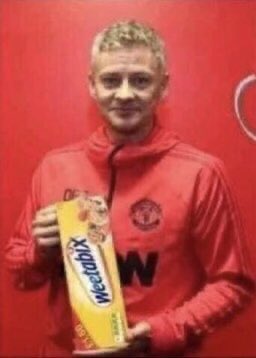 Afc_Brian10's tweet photo. My Manager     VS      Your Manager https://t.co/LWihm1uQhg