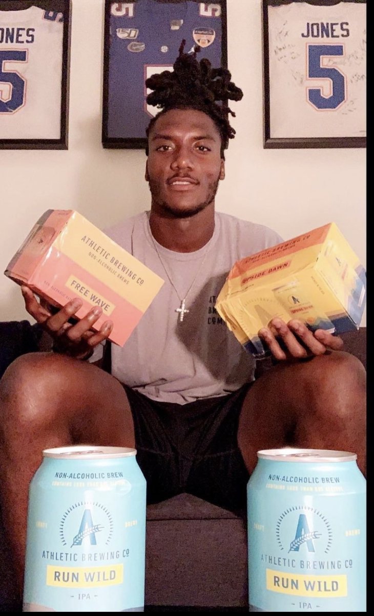 darrenrovell's tweet photo. University of Florida QB @eXjones6 has signed a name, image and likeness deal with craft non-alcoholic beer leader @AthleticBrewing. 

(Disclosure: My VC firm, Tastemaker Capital, is an investor in Athletic.) https://t.co/uuc0vt8Qjq