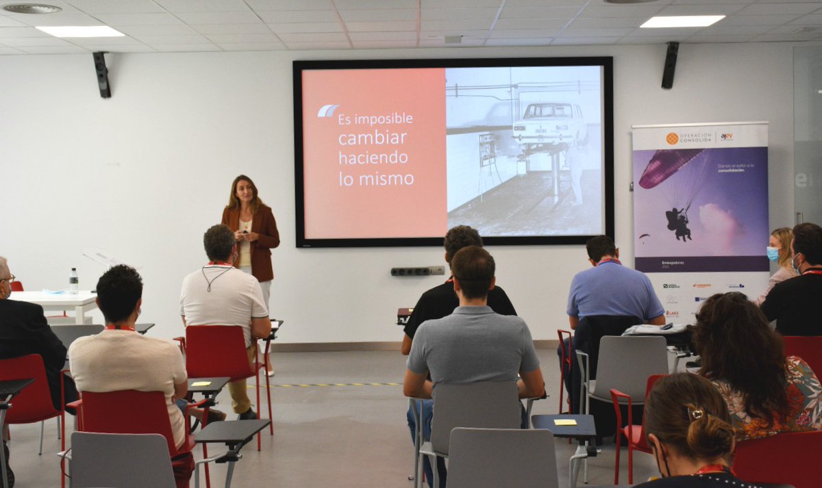 istobal_es's tweet photo. Hoy hemos recibido en nuestras instalaciones a las empresas participantes en la 5ª edición de la #OperaciónConsolida de @AJEValencia. Ha sido un verdadero placer compartir con vosotros esta masterclass centrada en #productividad. 
#AJEV #JóvenesEmpresas Gracias! https://t.co/DssPFIeXXe