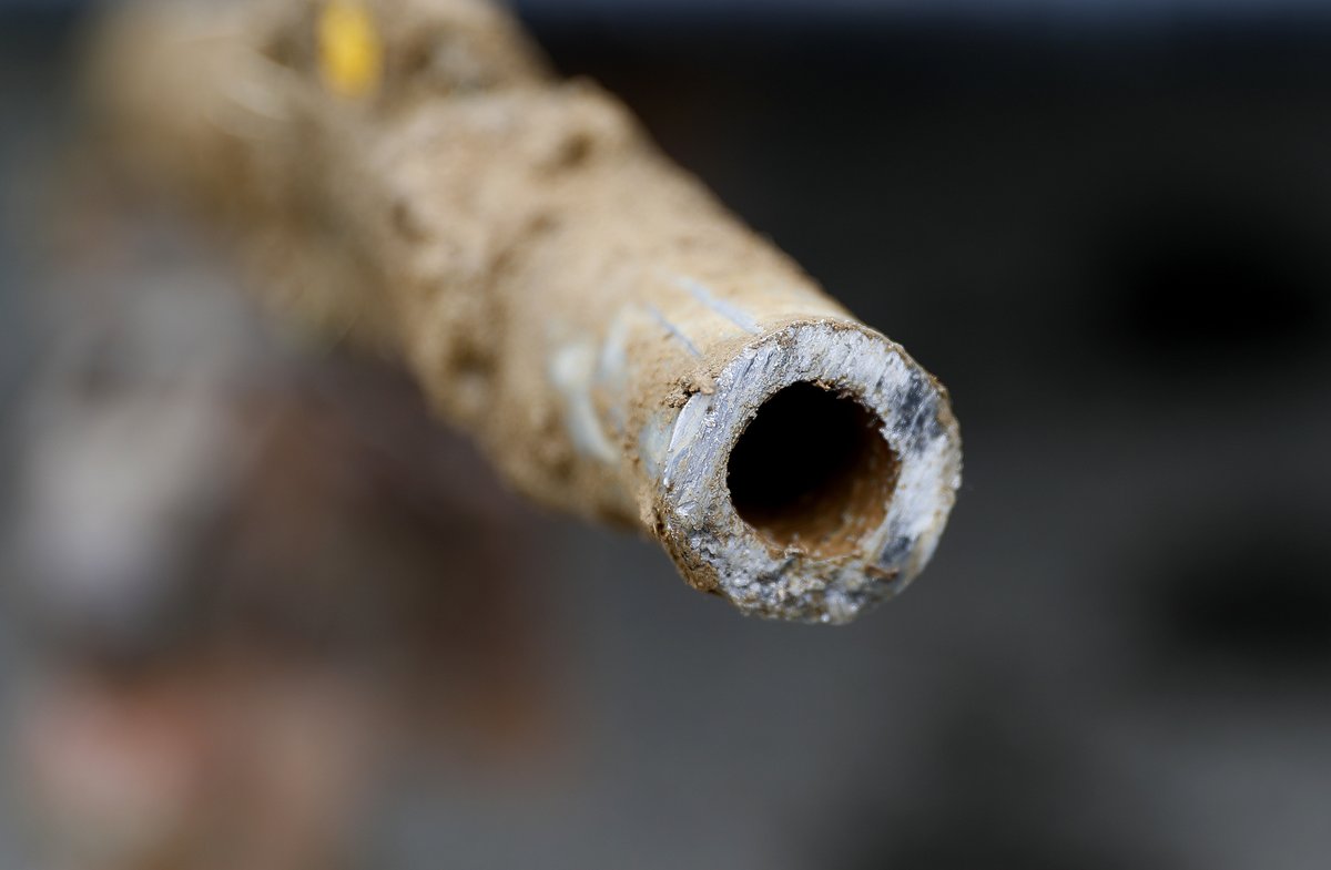 ajplus's tweet photo. Michigan told a Black-majority city to drink only bottled water due to high levels of lead in its pipes.

Benton Harbor water has more lead than Flint's — up to 60x federal limits. Activists have been asking the state to replace its 100-year-old mostly lead water lines for years. https://t.co/ynZqa6KLBd