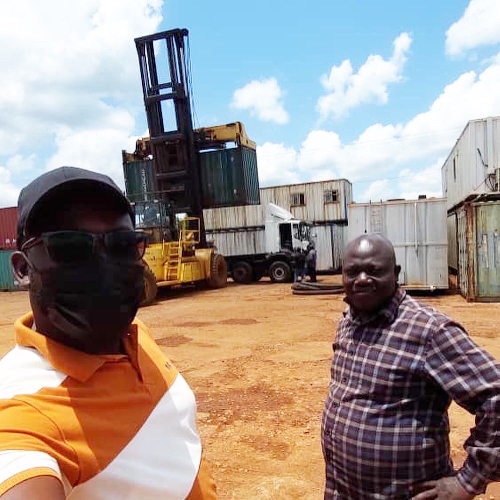 ggereedschap's tweet photo. Container aangekomen in Oeganda!
Mooie berichten zojuist op de app vanuit Jinja, Oeganda. Lokale partners Michael Katagaya en Mathias Kilonde hebben - na wat logistieke uitdagingen - de container in ontvangst kunnen nemen!

Project samen met de @AFASFoundation #AFASFoundation https://t.co/gaUL8DsJ8j