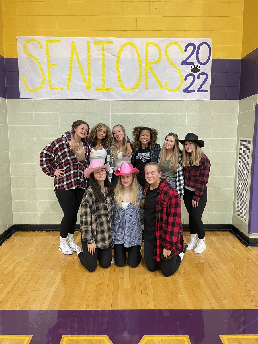 MaumeeVBall's tweet photo. Congratulations Seniors!!! Even though it wasn’t the outcome we wanted we still celebrated and as always had the best fans in NWO there for support!!!! Country out!!!! #goldenmegaphonecontender #wearemaumee #pantherfamily #nextmatchup @MaumeePanthers @maumee_schools @OHSAASports https://t.co/3SWyEp0O1z