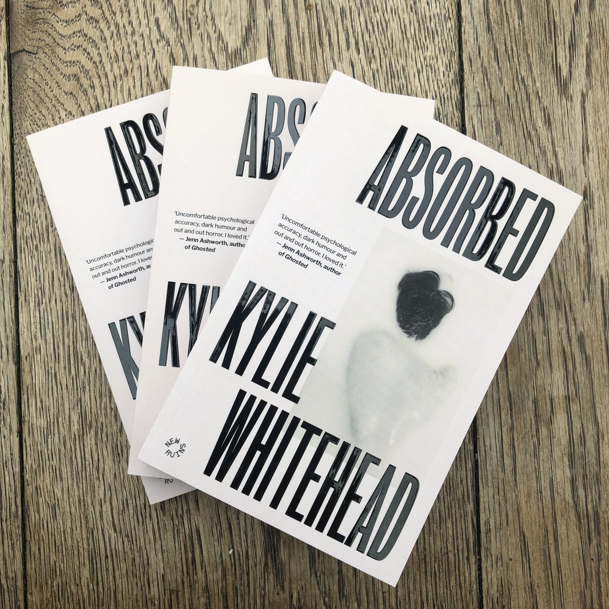 kyliesaysrelax's tweet photo. GIVEAWAY!

🎃 Looking for something creepy to read this Halloween? 🎃

ABSORBED is about a woman who, quite literally, absorbs her boyfriend. 

RT this and I'll pick someone at random to send a free copy to in time for Halloween. https://t.co/t8zJJ9uGrZ