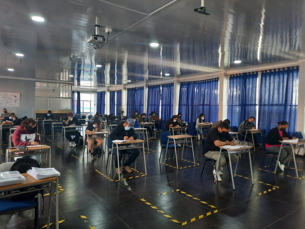 aiigremio's tweet photo. En el colegio Salesiano Don Bosco, alumnos del programa Nivelación de estudios de #Iquique y #AltoHospicio, rinden sus exámenes en el marco de la segunda oportunidad.  
El programa es reconocido por el Ministerio de Educación y ejecutado por el #Otec #Indcap de #AII

#educación https://t.co/uzLusPejFX