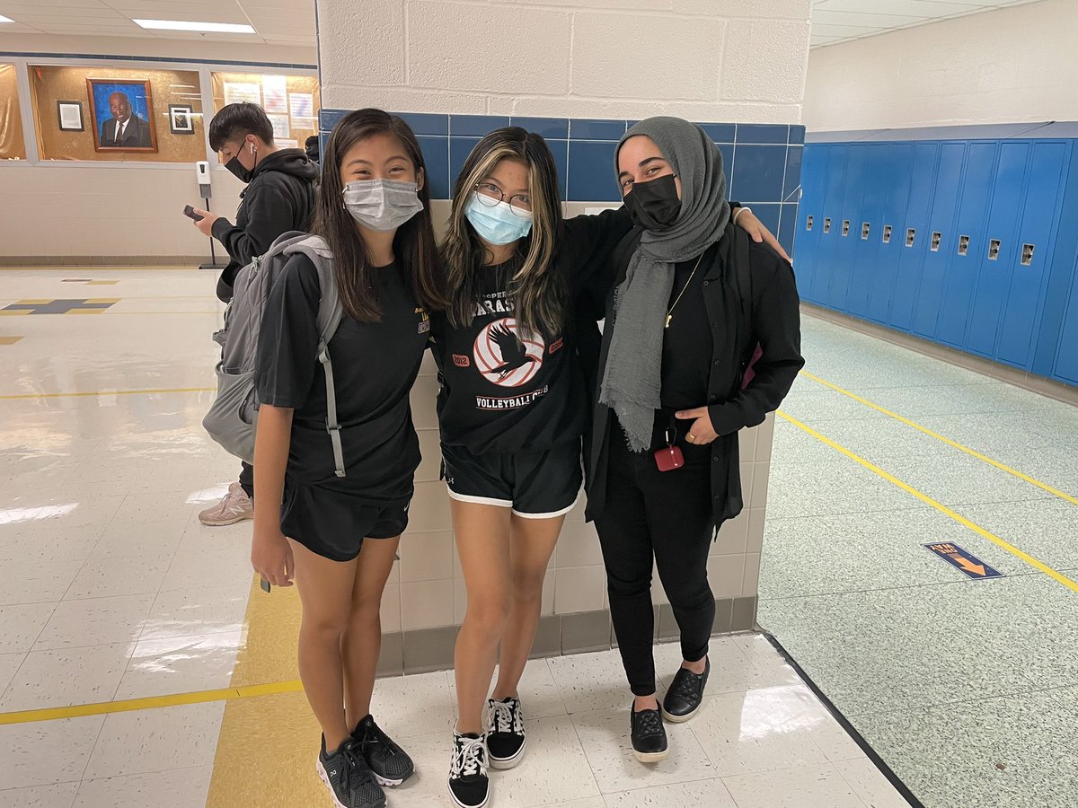 biancacruz_1's tweet photo. 🖤🖤🖤 #lancerspirit23 @lewisclassof23 https://t.co/P3rSHq5GiR