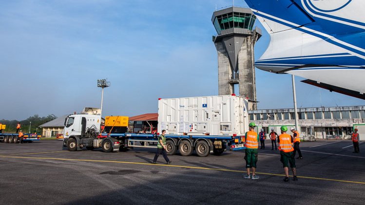 EU4Space's tweet photo. 7 October 2021: #Galileo satellites 27-28🛰🛰  safely reached Europe’s Spaceport in 📍French Guiana.
The two satellites will be launched together later this year.

#EUspace #UseGalileo https://t.co/5Y5XqIf0MW