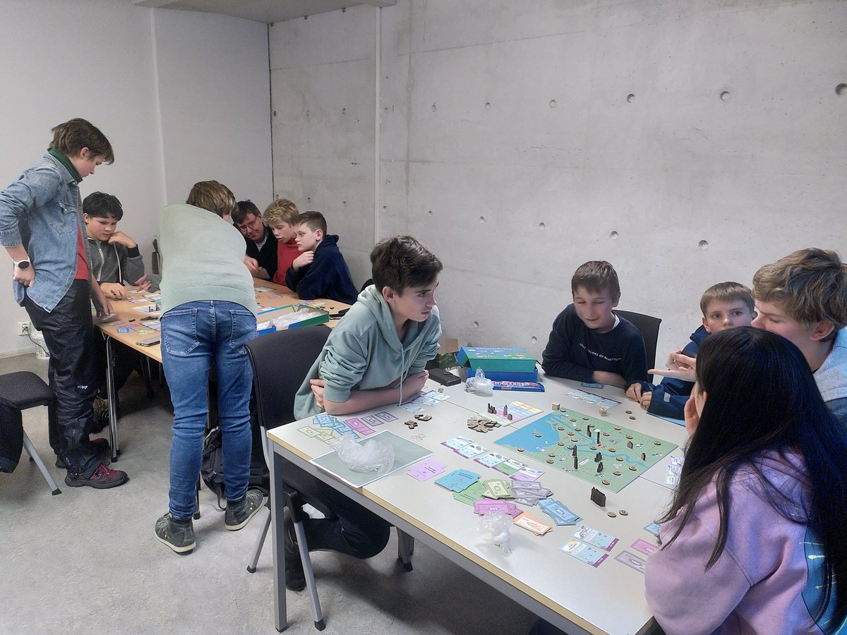 Ida Fuchs (@idasolar) on Twitter photo During their visit <a href="/EnergyNTNU/">NTNU Energy</a> the pupils from Trondheim Talentsenteret played the board game PositiCity+ developed in <a href="/plusCities/">+CityxChange</a> and learned a lot about positive energy neighborhoods with #renewable #energy resources. During their visit <a href="/EnergyNTNU/">NTNU Energy</a> the pupils from Trondheim Talentsenteret played the board game PositiCity+ developed in <a href="/plusCities/">+CityxChange</a> and learned a lot about positive energy neighborhoods with #renewable #energy resources.