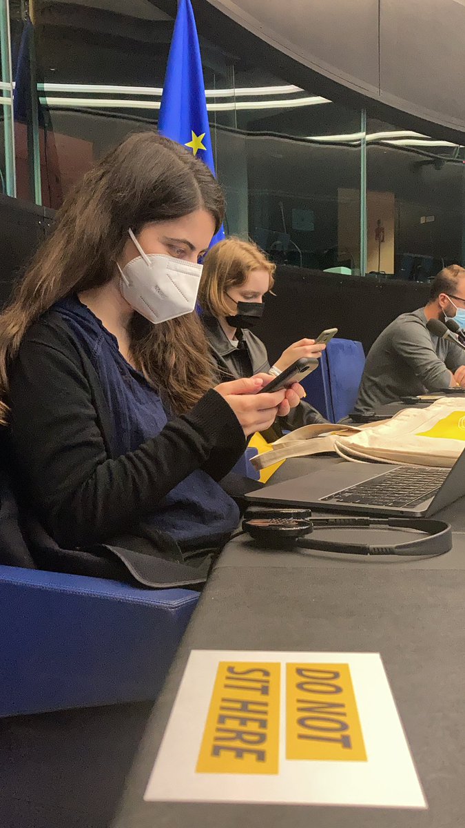 ycl_network's tweet photo. @DianaSutea introducing us to @_StartNet at #eye2021 https://t.co/EgpXsrVFWt