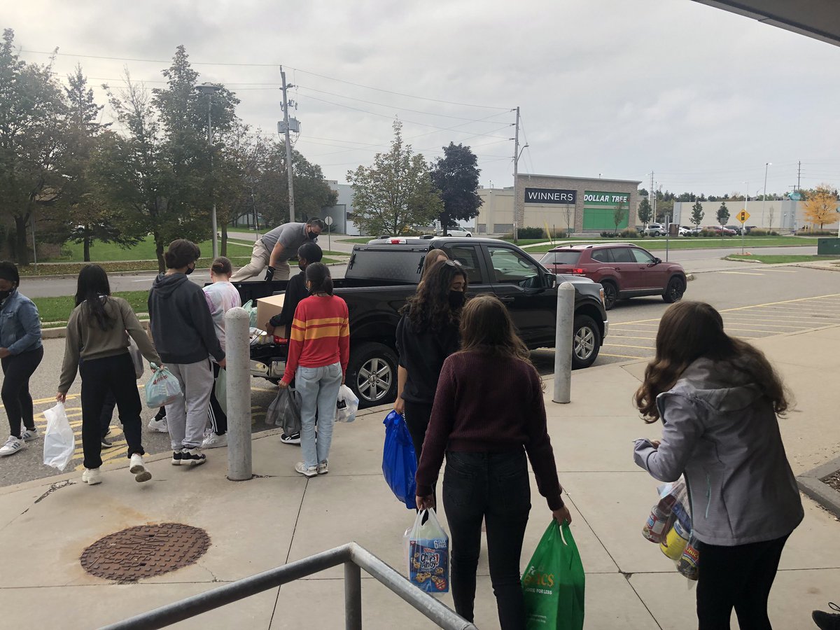Thank you <a href="/HOFAM_DPCDSB/">Holy Family DPCDSB</a>  and <a href="/FinesFord/">FINES FORD LINCOLN</a> for supporting our Thanksgiving food drive <a href="/MmeNaccarato/">Mme Naccarato</a> <a href="/MrsValotta/">Gerri Valotta</a> and Mrs Kirec!