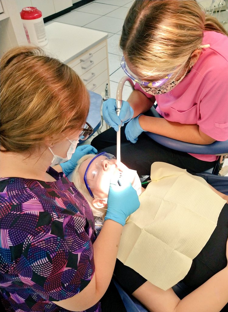 MACC_MCS's tweet photo. MACC Dental Careers students working in the operatory this morning...another outstanding example of collaboration and real-world learning. They almost make going to the dentist's office look fun! https://t.co/wOxr7Kj1vs