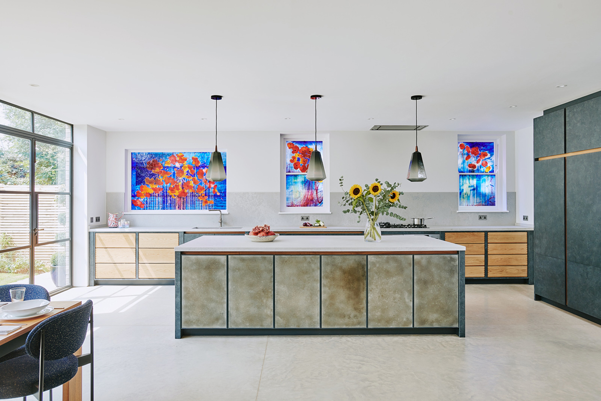 TheSBID's tweet photo. Latest @ledburystudio project combines industrial-inspired interior design with colourful artwork and bright stained-glass windows in Wimbledon kitchen.
#kitchendesign #kbbdesign #kbb

Read about the project: https://t.co/t0xOm6Z9cx https://t.co/meHz9OJfn9