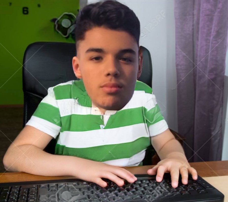 RAYANANAS🍍  tweet media