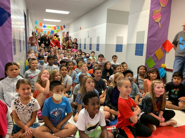 ladykilcoyne's tweet photo. Whoa, 2nd grade and special host William Louth rolled out the welcome for Charlie Charger this morning at @LoneStarElem to kickoff Gameday for #chargernation 

@SteveHurst75 @coachsports3 @CoachKilcoyne @CHSChargerFB @MerWhitsell @PinkAggie08 @LSE_Griggs2 https://t.co/JVTXxOmnhN