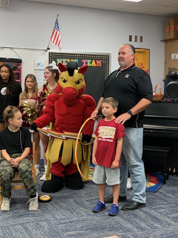 ladykilcoyne's tweet photo. Whoa, 2nd grade and special host William Louth rolled out the welcome for Charlie Charger this morning at @LoneStarElem to kickoff Gameday for #chargernation 

@SteveHurst75 @coachsports3 @CoachKilcoyne @CHSChargerFB @MerWhitsell @PinkAggie08 @LSE_Griggs2 https://t.co/JVTXxOmnhN