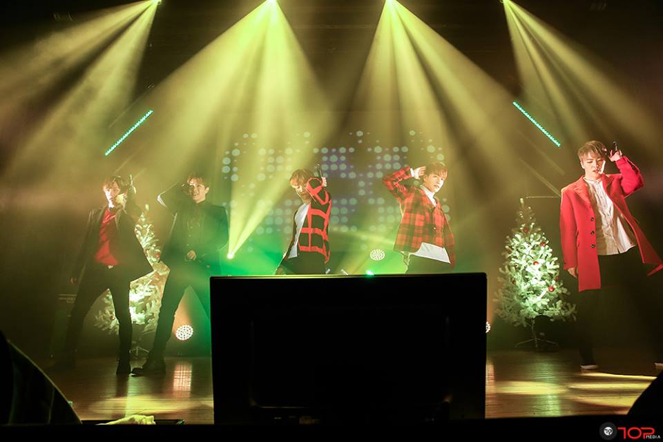 leapeachy's tweet photo. [♥]100％ X’mas LIVE 2016 “LOVE%”
161224 大阪ビジネスパーク円形ホール
161225 明治安田生命ホール

#백퍼센트 #100Percent #ペクポ #민우 #록현 #종환 #찬용 #혁진 #ミヌ #ロッキョン #ジョンファン #チャニョン #ヒョクジン #백퍼센트_고맙고_사랑해 https://t.co/FmfsjxjSbJ