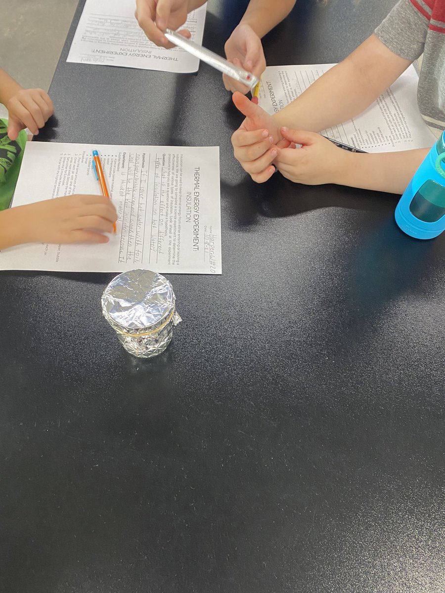 Carroll4thGrade's tweet photo. Thermal Energy: What is the best insulator? @AustinISD_STEM @DossOwls @TeachingSTEM https://t.co/k7Td7CvvKP