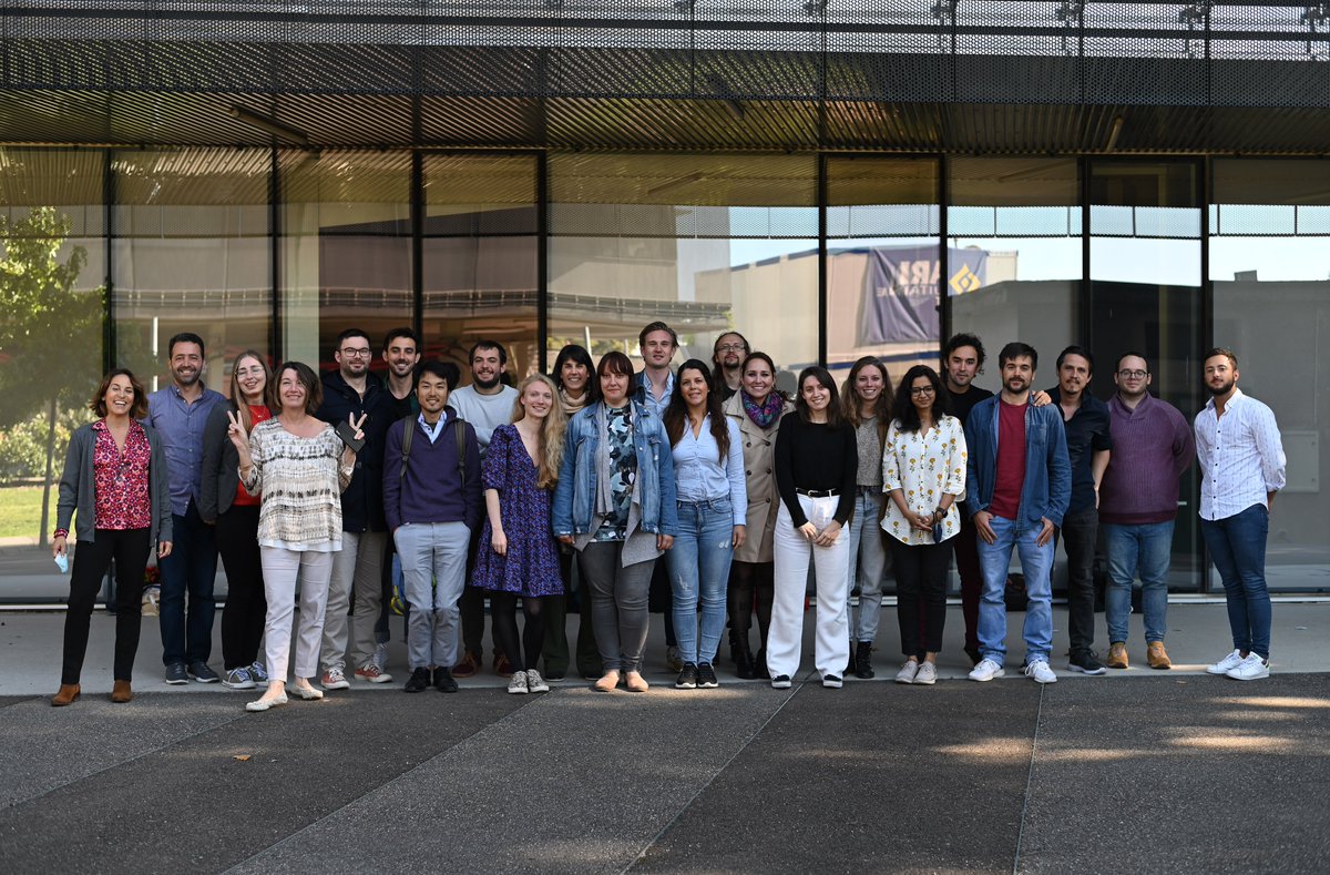 luisavlopes's tweet photo. (1/2) And that's a wrap! 20 days, 13 plenary speakers, 13 instructors, 18 students from France, Spain, Chile, Mexico, UK, Colombia, Hungary, Latvia, US, Netherlands, India, 3 technical workshops and 15 research projects!! https://t.co/osYBb1fIfR