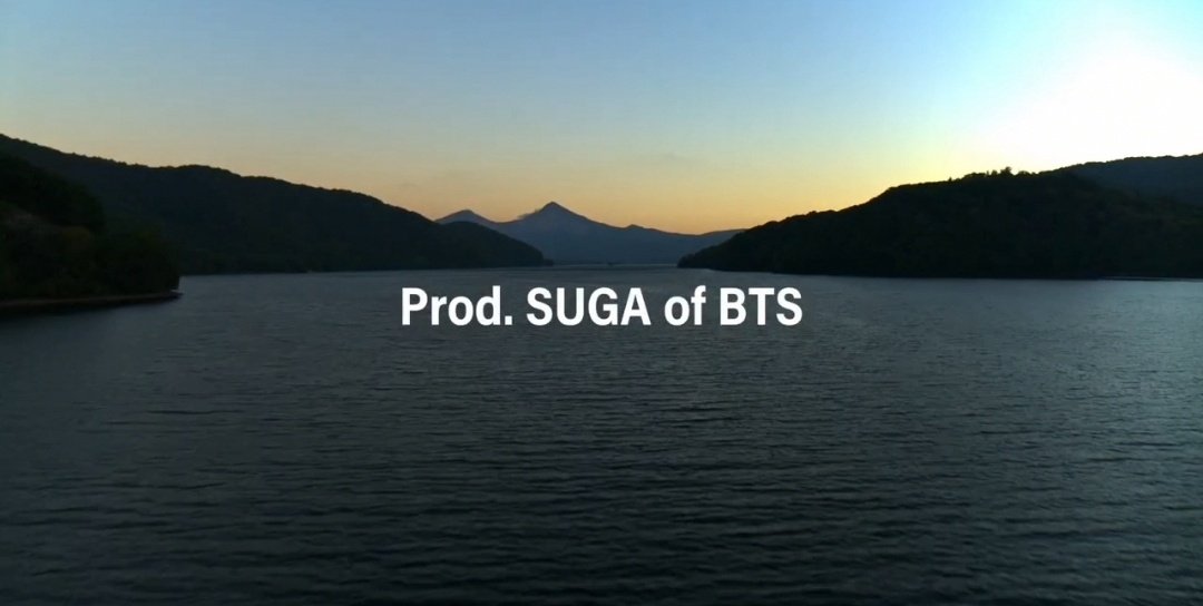 🧑🏻‍💻"𝐘𝐎𝐔" 𝐏𝐑𝐎𝐃. 𝐒𝐔𝐆𝐀 

¡VUELVE YOONGI ARMY!💛
     #ProdSUGAIsBack 🐱

✒ — El track principal "You" es producida por SUGA de <a href="/BTS_twt/">방탄소년단</a> y desde el comienzo de la producción ambas partes intercambiaron sus opiniones mientras trabajaban en el track meticulosamente.