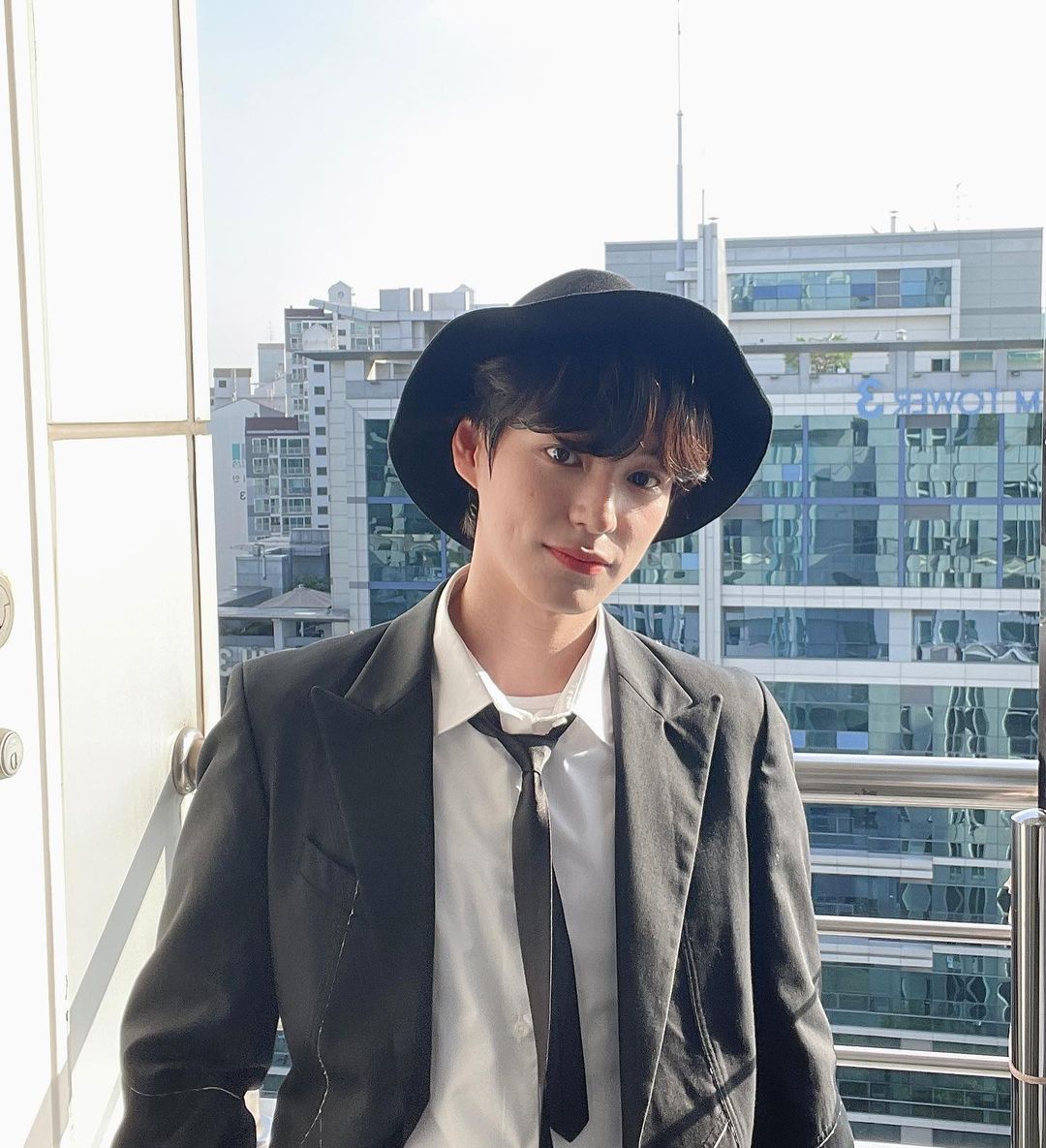 VAliceindia's tweet photo. 81021 nah_xxc IG Update
[ #CHAN ] : Suit and tie... 📸

https://t.co/ja5lWLR2Vq

#빅톤 #나허찬 #찬 #VICTON #CHAN #ALICE #VictonxAlice #VictonxAliceIndia https://t.co/m4beTbYsUw