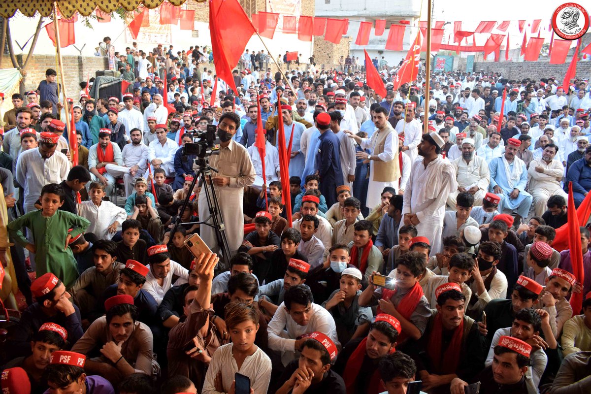 ANPMarkaz's tweet photo. پی کے 67 پشاور ورکرز کنونشن۔ عوامی نیشنل پارٹی کے صوبائی سینئر نائب صدر خوشدل خان، ضلعی صدر ملک فرہاد خان اور سابق ضلعی صدر ملک نسیم خطاب کررہے ہیں۔
#ANPPeshawar | #PK67 https://t.co/N2IWMIcFkc