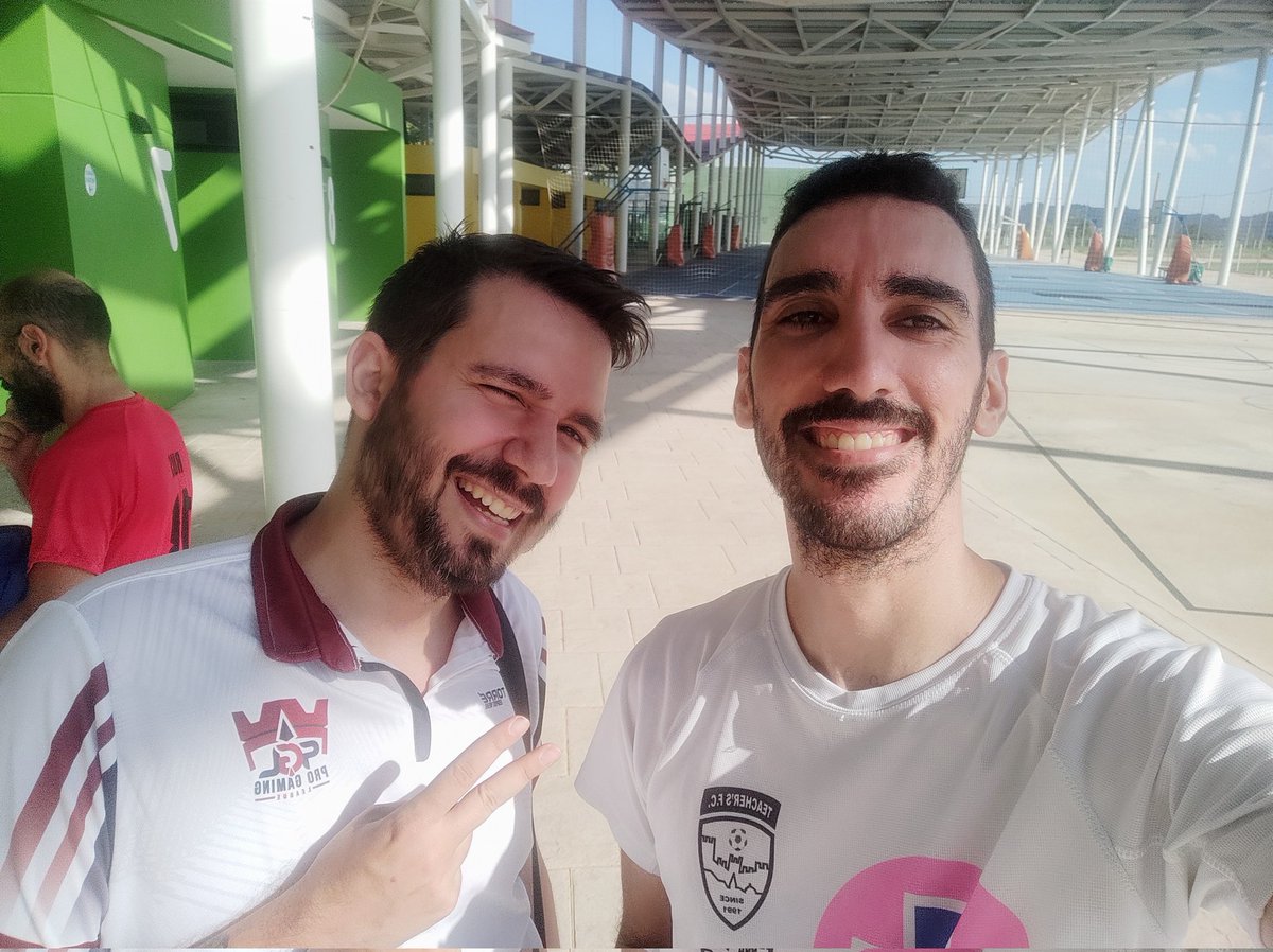 El gracioso pichichi y el asistenciador del eyeliner. ¿Quién es quien?