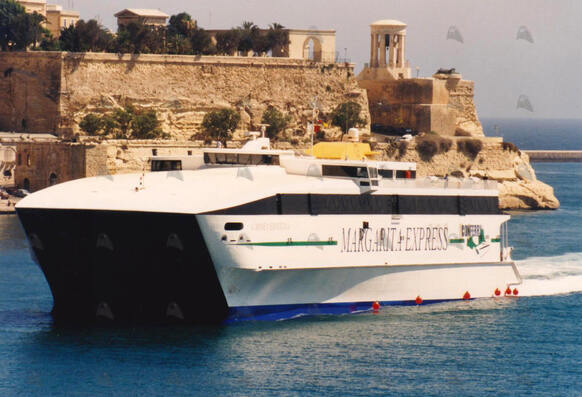 Shipguru's tweet photo. #Conferry #AutoExpress86 #Austalbuilt #HighSpeedCraft #CARMEN_ERNESTINA #entering #grandharbourmalta - 16.07.1999 - https://t.co/nfgboxc3g3 - NO PHOTOS can be used or manipulated without our permission @austal @Shippax @Conferryplc https://t.co/i35oO70ZOp