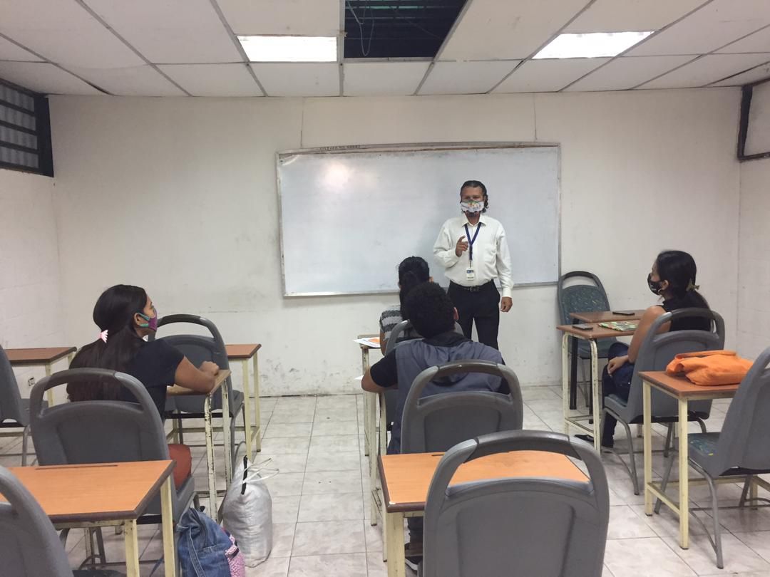 uptlara's tweet photo. #Enterate El Plan #UniversidadEnCasa avanza con asesorías presenciales y atención a nuestros uptaebistas. Respondiendo a un cronograma y cumpliendo las medidas de bioseguridad estudiantes de los #PNFD y #PNFCP asisten a sus practicas académicas.
#UptaebActiva
@michellyvivas https://t.co/WyU0Am6KBQ