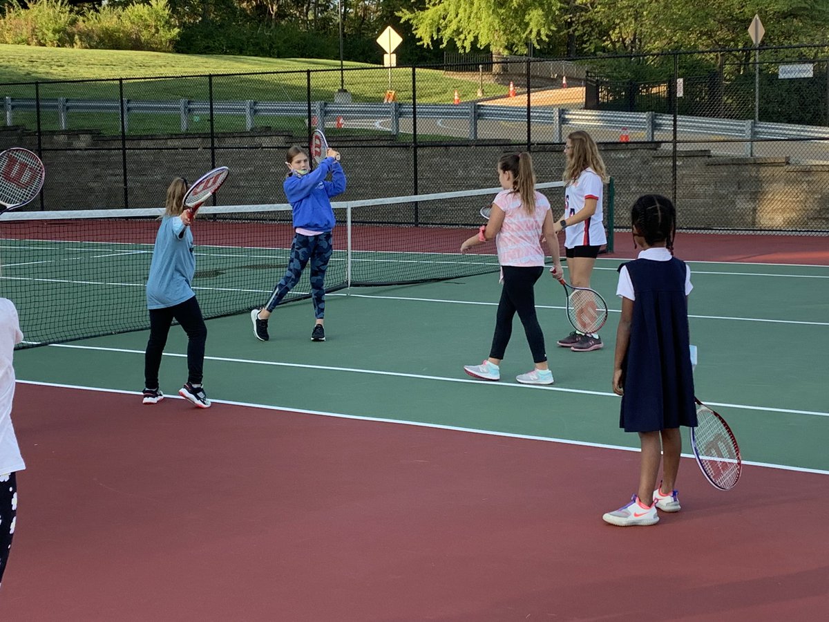 VizLowerSchool's tweet photo. The #WeAreVizLS #StudentEdCamp is back.  What a great way to start a Friday.  Soooo much joy!  Proud of our fifth grade leaders. https://t.co/iA8KbvxSOw