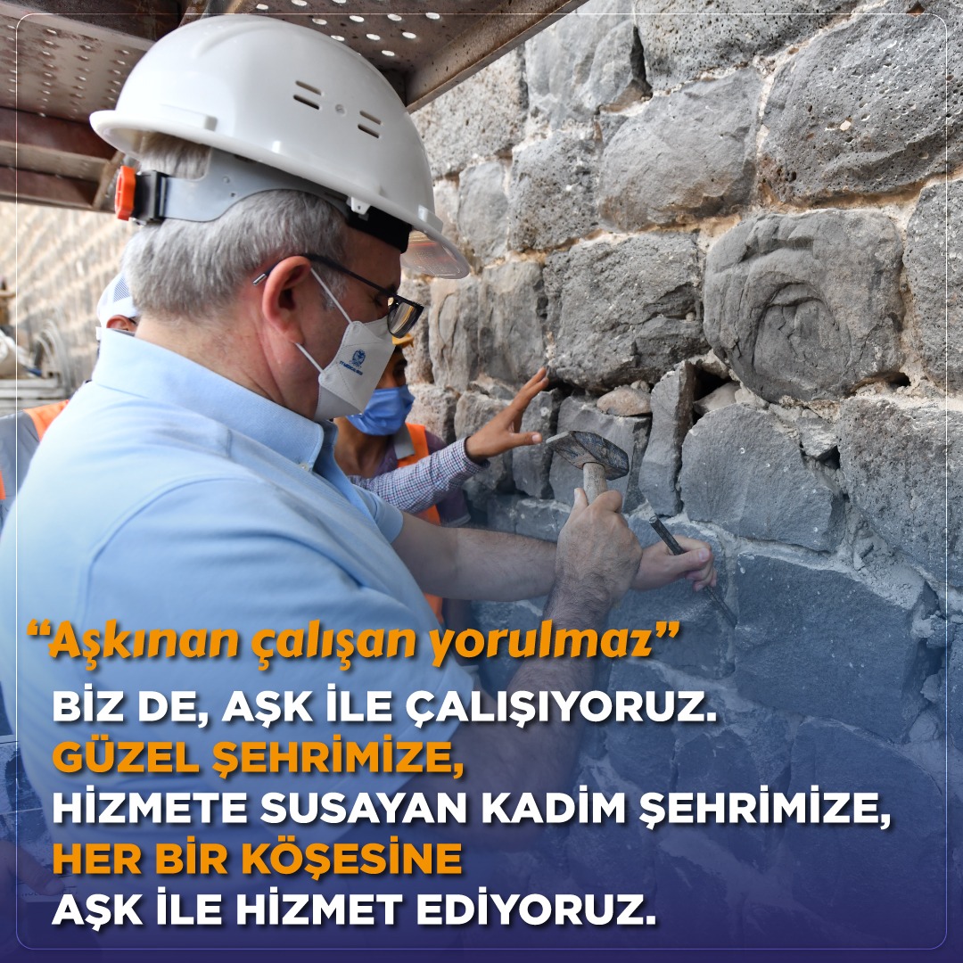 diyarbakirbld's tweet photo. “Aşkınan çalışan yorulmaz”

Biz de, aşk ile çalışıyoruz.
Güzel şehrimize,
Hizmete susayan kadim şehrimize,
Her bir köşesine 
Aşk ile hizmet ediyoruz.

#BaşımGözümÜstüne #Diyarbakır https://t.co/fTgtiWBDLl
