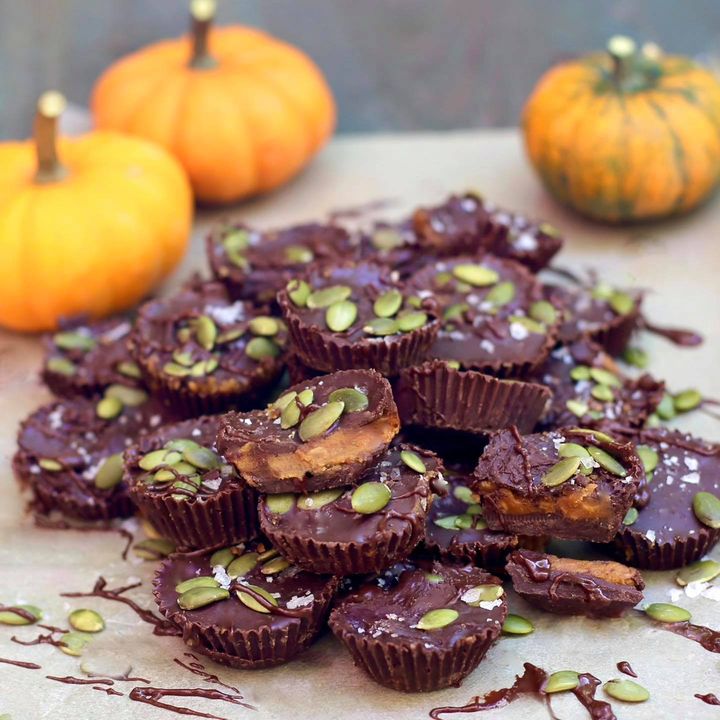 MINI PUMPKIN SPICE NUT BUTTER CUPS 🎃 Packed with mood-boosting ingredients + intense fall flavors transformed into bite-sized melt-in-your-mouth tiny treats.

If you want to add some magic to your week, you know what to do! 💥

bit.ly/3AkFJuk