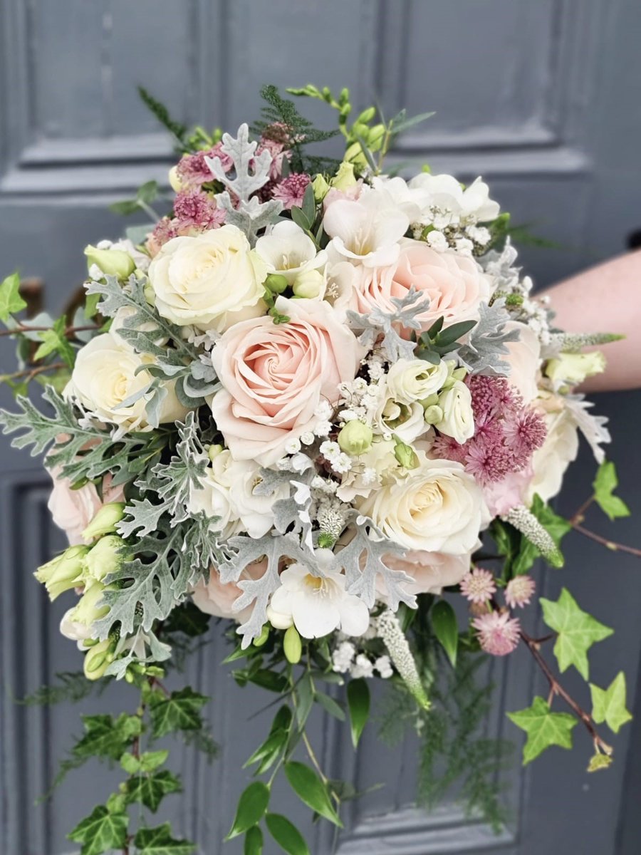 Last weeks wedding at the stunning <a href="/HouseArtLover/">HouseforanArtLover</a>