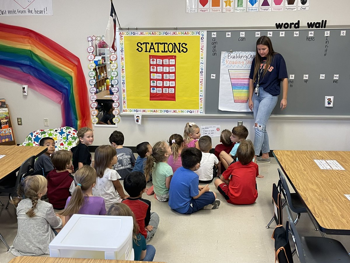 NicholsSawmill's tweet photo. KINDER setting reading goals and friendship goals and tying in October with a song!  🎵 🎃 #MISDPageTurners @msmeyers17 @MrsTheiss14 #NSEMovingMountains https://t.co/JkykWJ3jjB