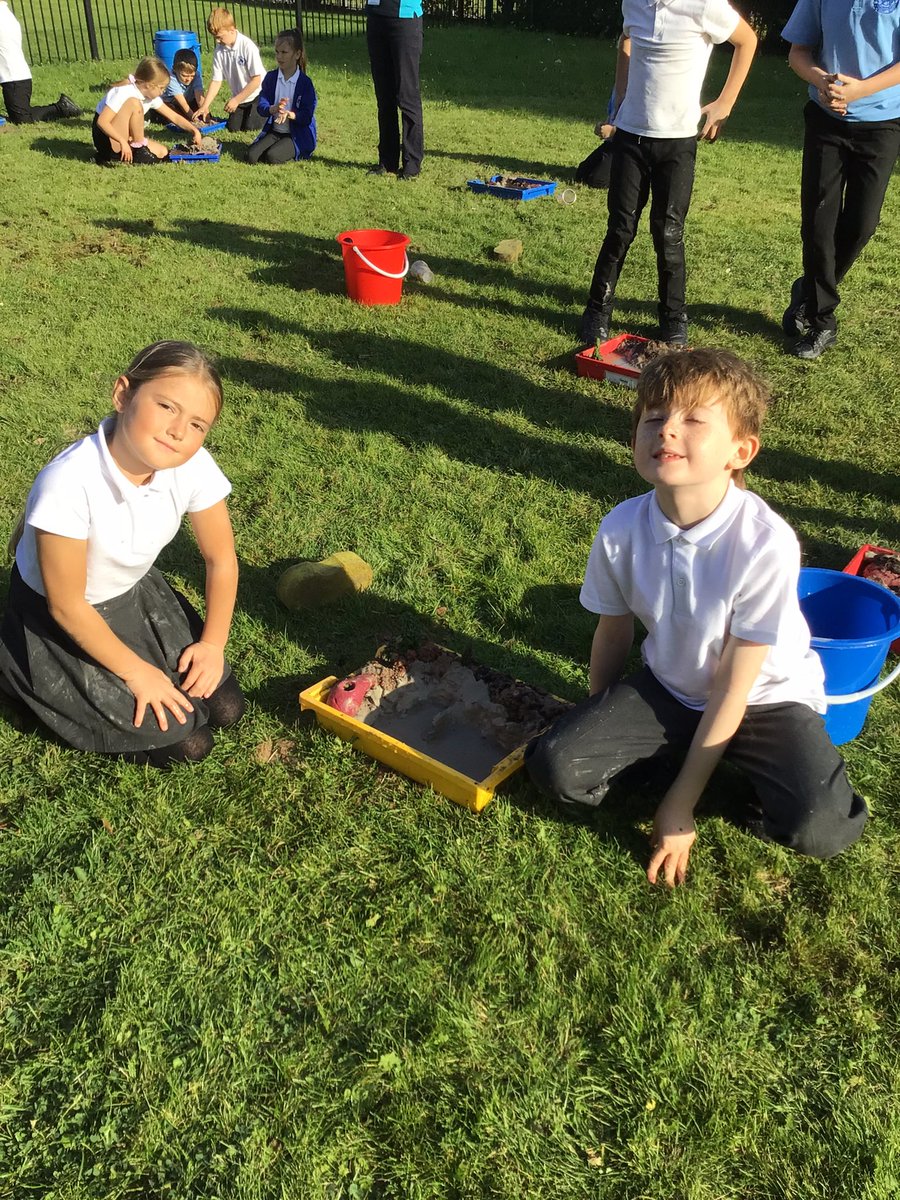 HilderthorpeSch's tweet photo. Well done to the Year 4 winners from today’s climate change workshop. They managed to create a solid defence against flooding! @DNloveplays @YorkshireWater @STEMLearningUK @COP26 #hildsci #hildSTEM https://t.co/9xPAQQJ22F