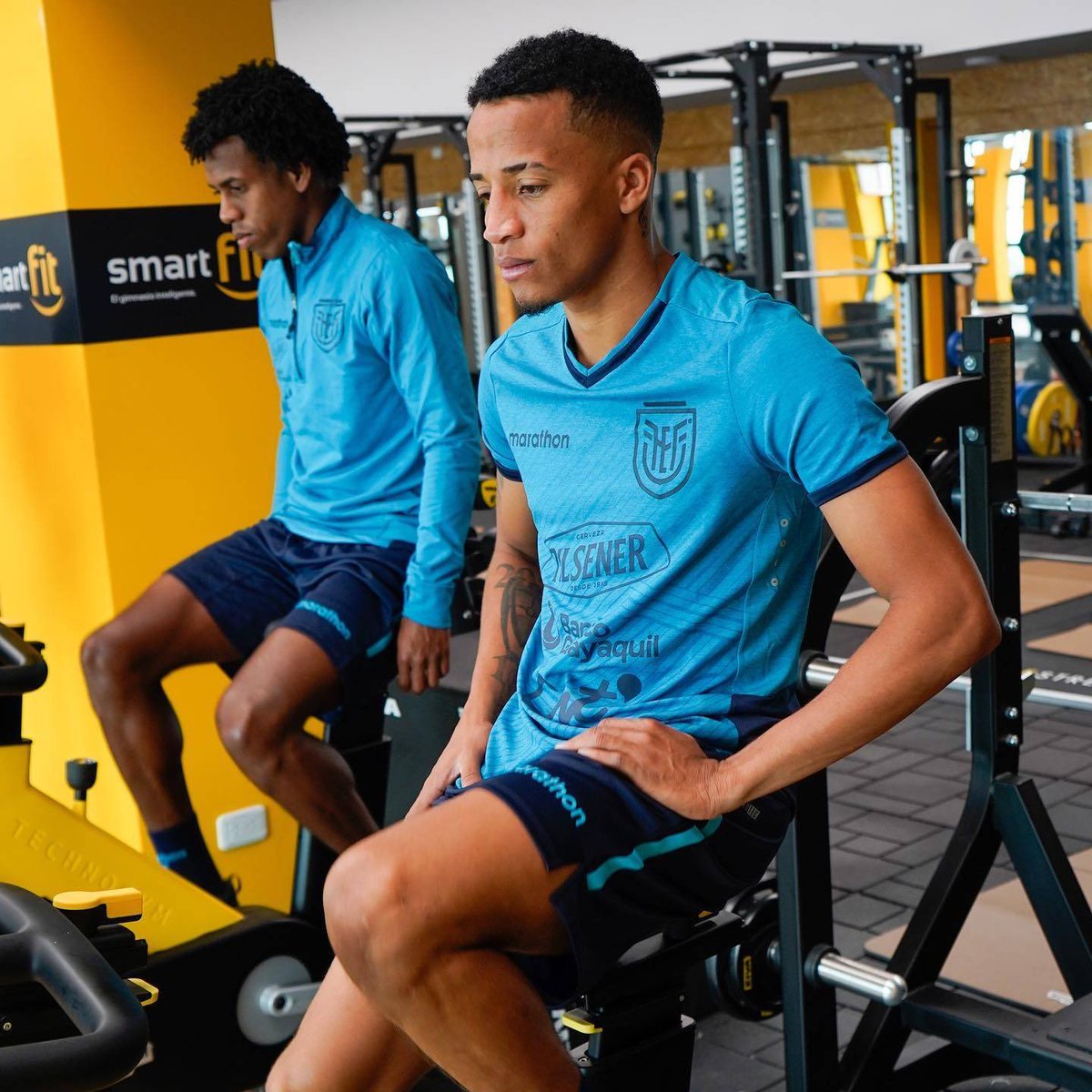 idoloTV's tweet photo. BYRON CASTILLO SE QUEDA EN GUAYAQUIL Y SU RECUPERACIÓN LA REALIZARÁ CON BARCELONA💥💣

ESTARÍA LISTO EN 10 DÍAS APROXIMADAMENTE Y LLEGARÍA AL CLÁSICO‼️🙏 https://t.co/0H2lORJ5CJ