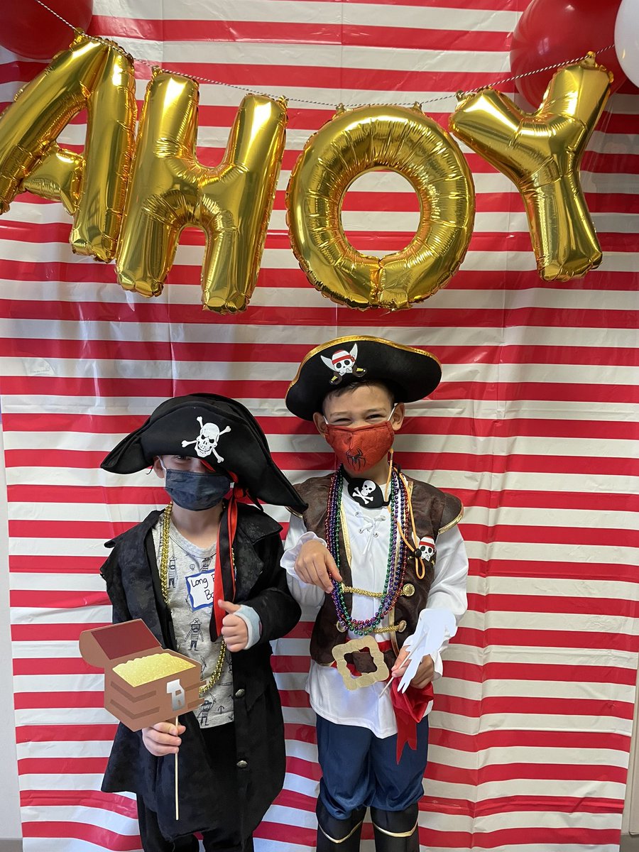simmskinderland's tweet photo. Another successful Pirate Day! 🏴‍☠️❤️🤍 https://t.co/8lxBjYDLiM