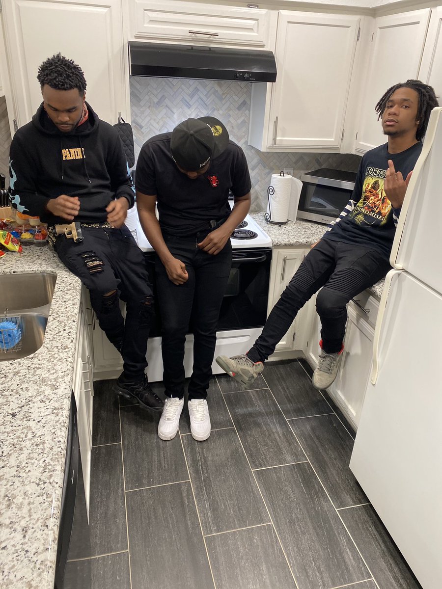 Turn me up Twitter bitch