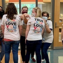 ECES_Pike's tweet photo. This year our theme at Eagle Creek is True Colors. This theme speaks to who we are as people, as a community, and as a school.  What does True Colors mean to your Eagle Creek student?
#EagleCreekElementary  #TrueColors  #Education  #Schooltheme https://t.co/KedmgqTBVt