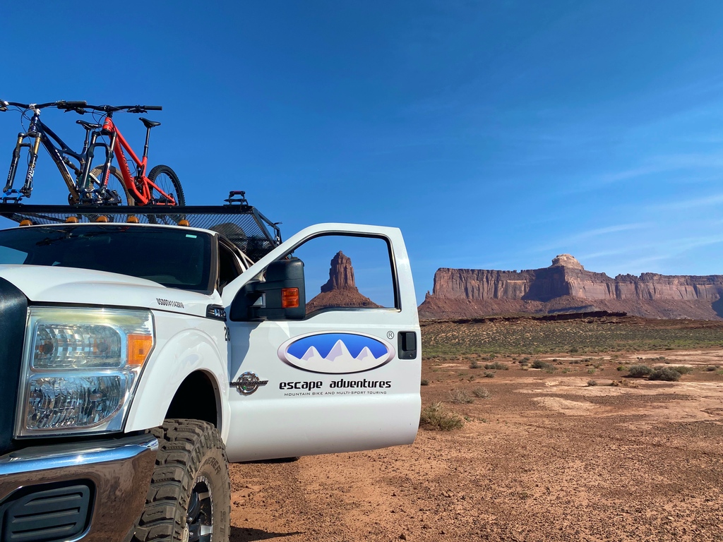 EscapeBikeTours's tweet photo. The White Rim Trail, Canyonlands: Picturesque views at every turn 😍

📸: Emily Burke @bbbburke https://t.co/zwM3fbP9wT