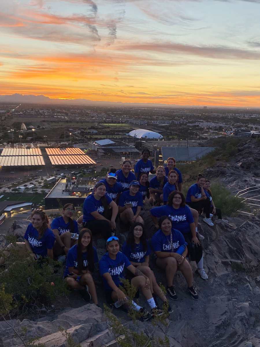 GateWayGeckosSB's tweet photo. The Lady Gecks got after it bright and early this morning! 🌅 🦎 🥎 #ForTheCulture https://t.co/9jBnlS5KTF