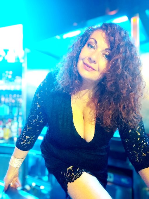 Ringrazio un mio fan che mi ha regalato questo vestito scelto nella mia lista dei desideri su Twitter<a href="/tag/actress"class="tags"><span>#actress</span></a><a href="/tag/artist"class="tags"><span>#artist</span></a><a href="/tag/dress"class="tags"><span>#dress</span></a><a href="/tag/artista"class="tags"><span>#artista</span></a><a href="/tag/sensuelle"class="tags"><span>#sensuelle</span></a><a href="/tag/vestito"class="tags"><span>#vestito</span></a>