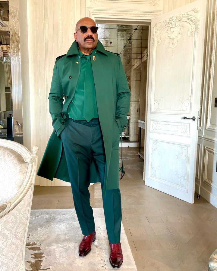 Steve Harvey's All-Green Outfit Causes a Deluge of Memes - Memebase - Funny  Memes