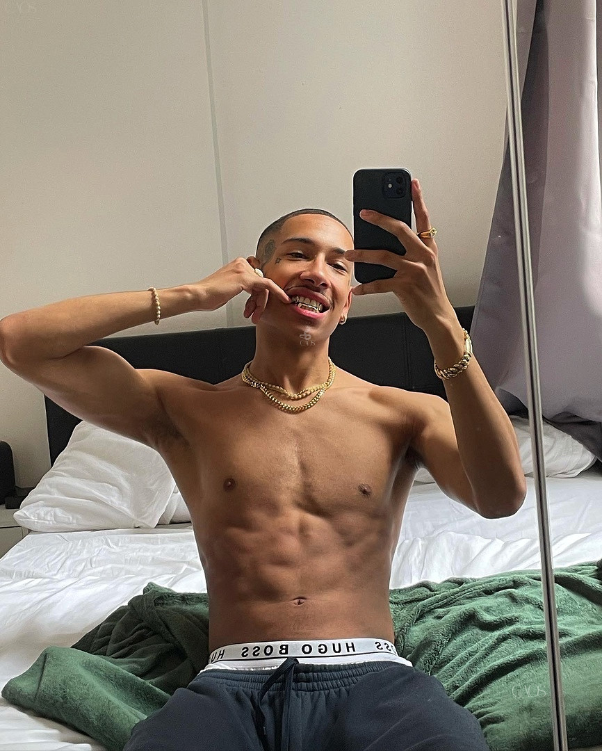 caospht's tweet image. 