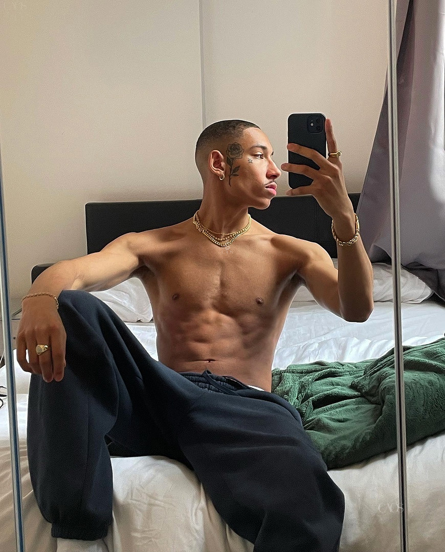 caospht's tweet image. 