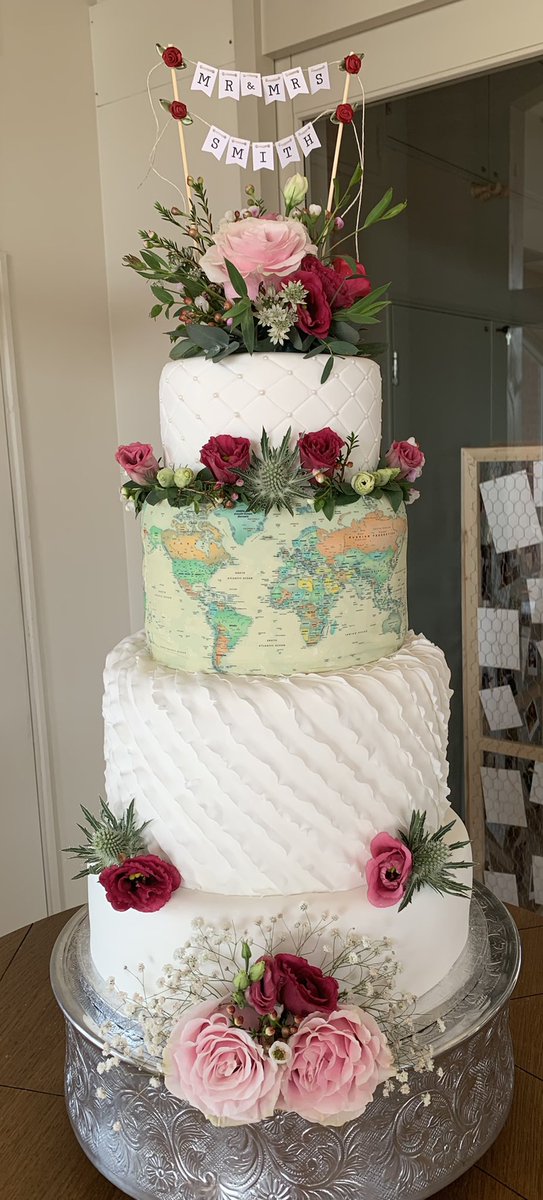 Laura Hopley tweet media