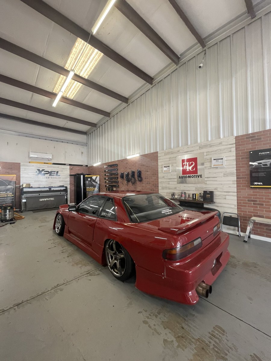 teambaldhead's tweet photo. tint your fucking car bozo https://t.co/KrhgpUnJu7