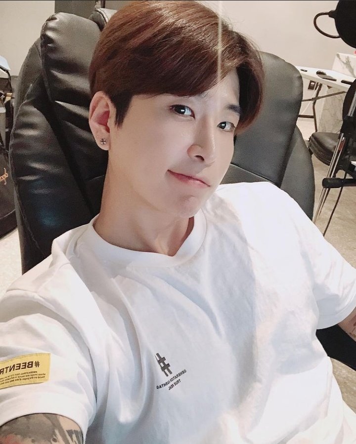 MeireRam0s's tweet photo. Dois fofos, Tal pai... Tal filha. Amo vocês 💕

@twt_VAV @VavCash #Stvan #VAV #LeeGeumHyuk #이금혁 #브이에이브이  #VAVCash 🌑🌻 https://t.co/XyJH969Hbm