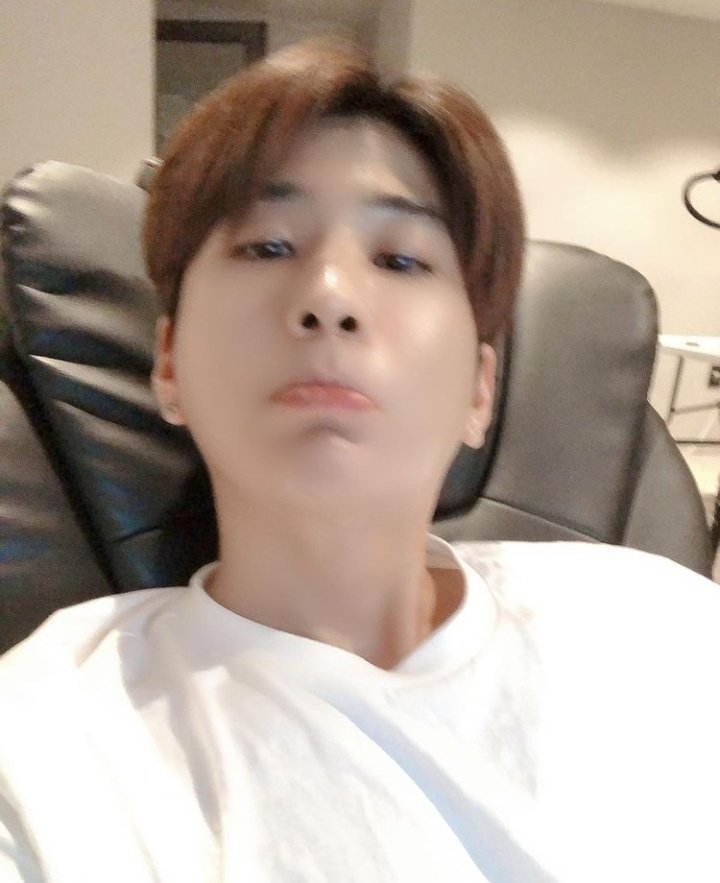 MeireRam0s's tweet photo. Dois fofos, Tal pai... Tal filha. Amo vocês 💕

@twt_VAV @VavCash #Stvan #VAV #LeeGeumHyuk #이금혁 #브이에이브이  #VAVCash 🌑🌻 https://t.co/XyJH969Hbm