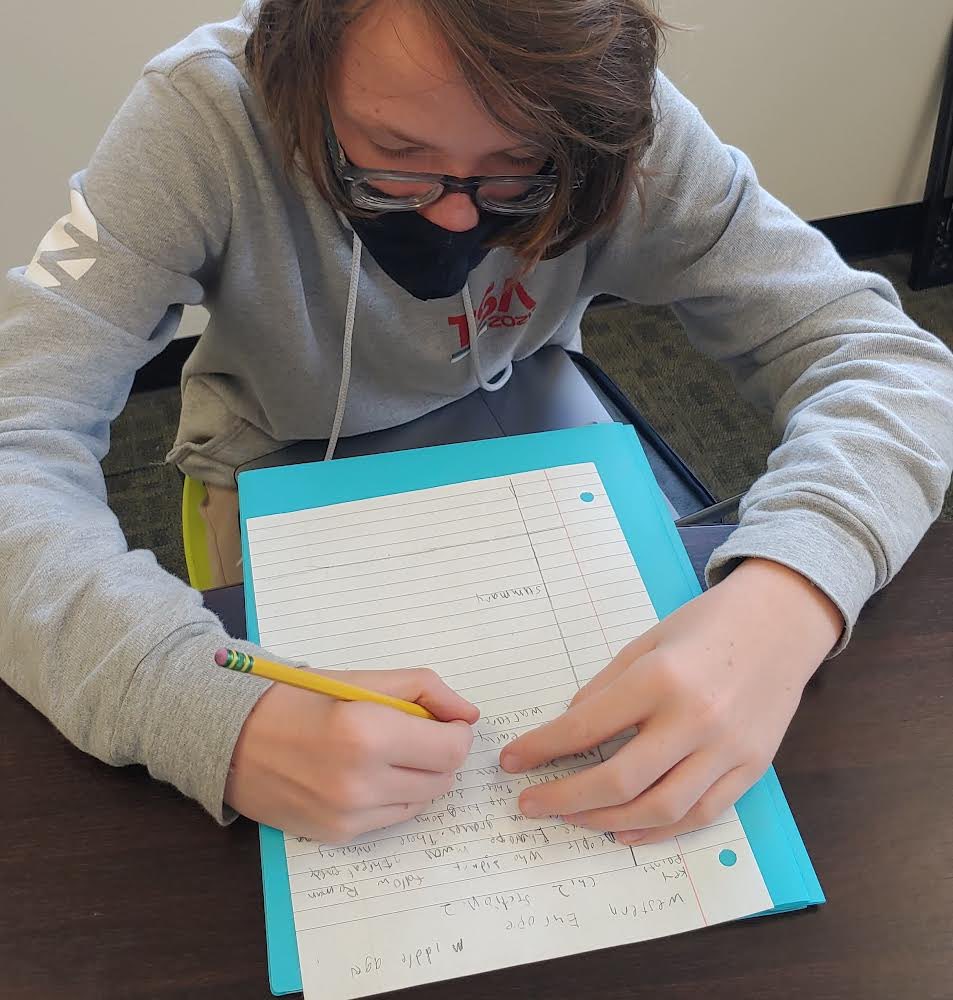 PineCrestMiddle's tweet photo. #PCGrade7 Ss are learning to be better note takers by organizing their work in various styles using the Cornell Note Taking System. #PCAdaptability https://t.co/bZ31YQE7ml