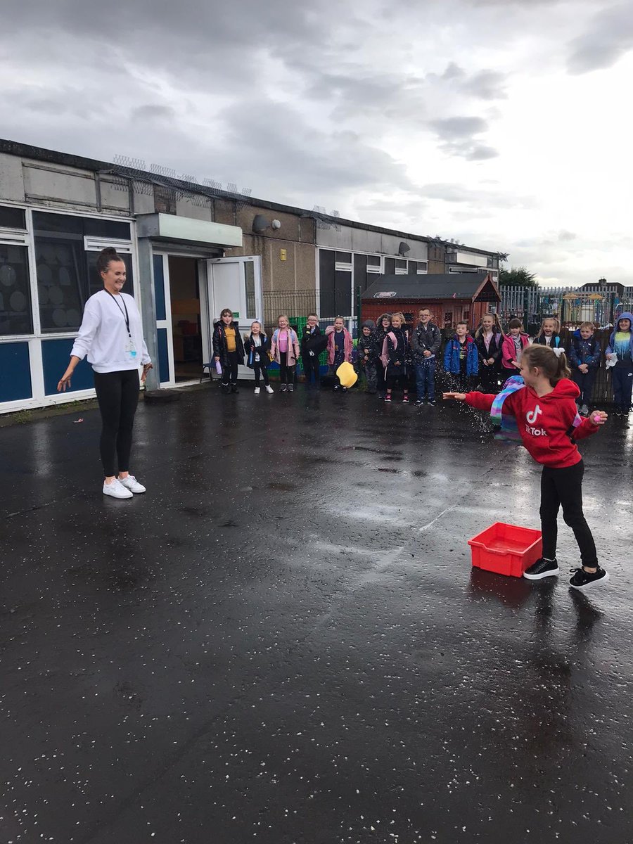 MissAMcCullough's tweet photo. Great fun this afternoon with “Make a Splash” for @StAndrewHospice with Rm3+7 @BerryhillPN 😂 https://t.co/uTNxEK94Q9