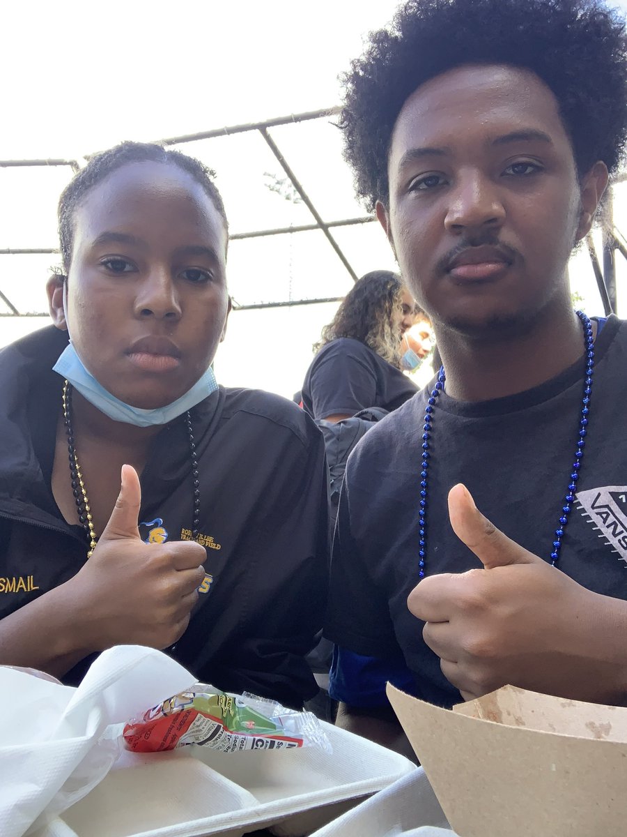 lewisclassof23's tweet photo. #lancerspirit23 https://t.co/7xAkYnOq5k